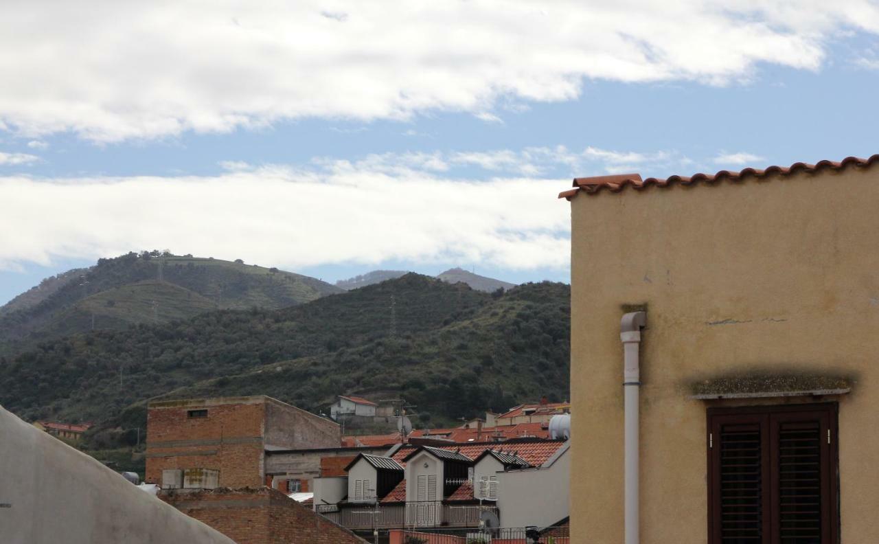 Case Vacanza Le Casette Santo Stefano di Camastra Bagian luar foto