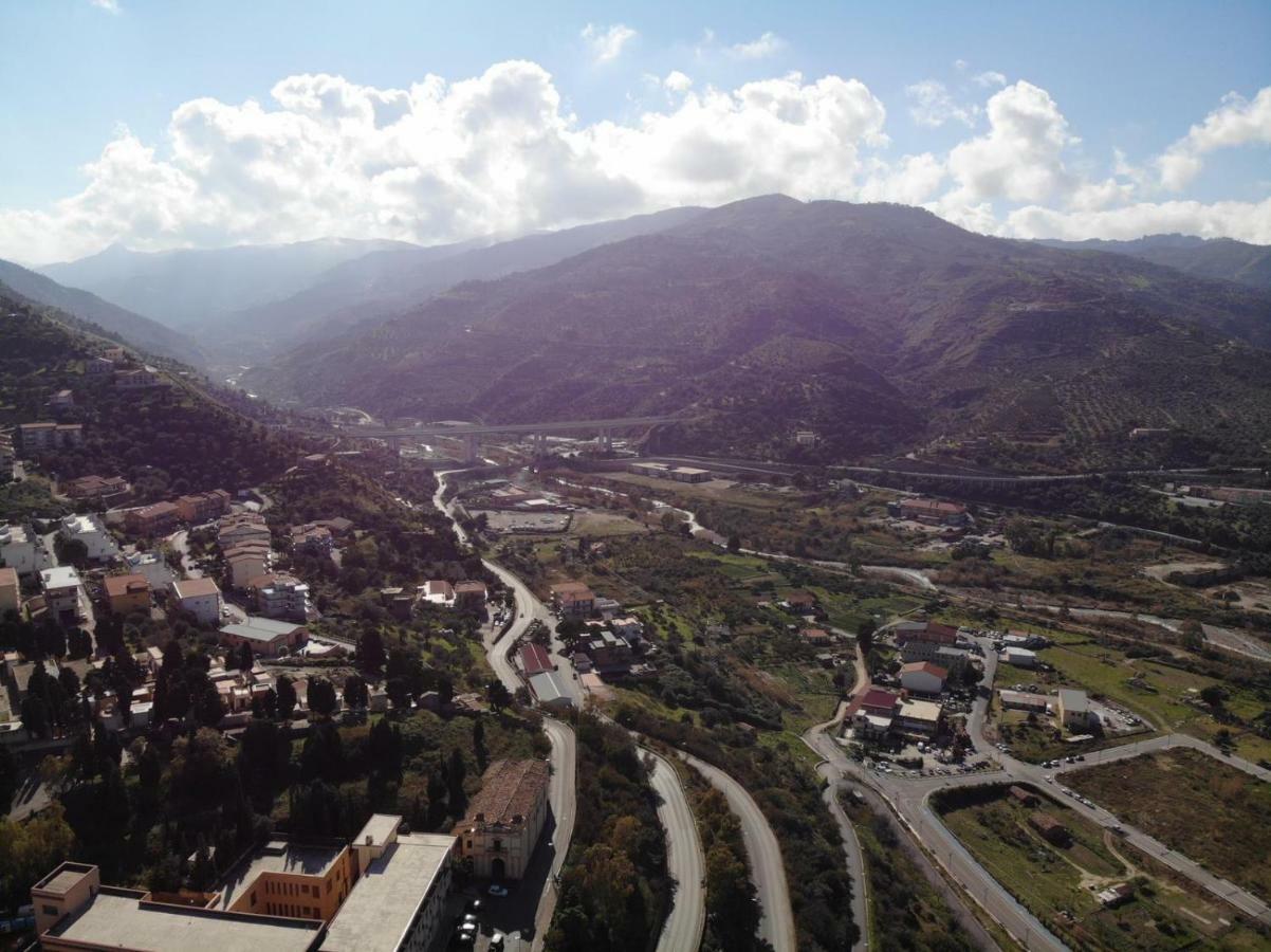 Case Vacanza Le Casette Santo Stefano di Camastra Bagian luar foto