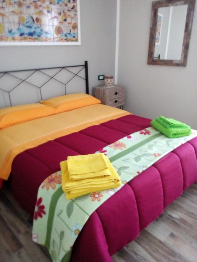 Case Vacanza Le Casette Santo Stefano di Camastra Bagian luar foto